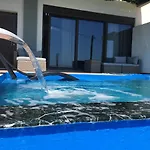 The Diamond Of Kriaritsi Private Pools & Hydromassage シキア
