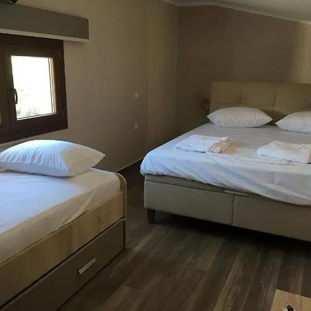 The Diamond Of Kriaritsi Private Pools & Hydromassage *