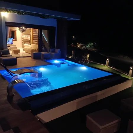 Σπίτι διακοπών The Diamond Of Kriaritsi Private Pools & Hydromassage *