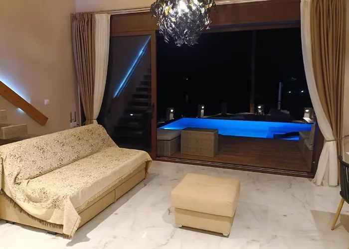 The Diamond Of Kriaritsi Private Pools & Hydromassage Сasa de vacaciones *